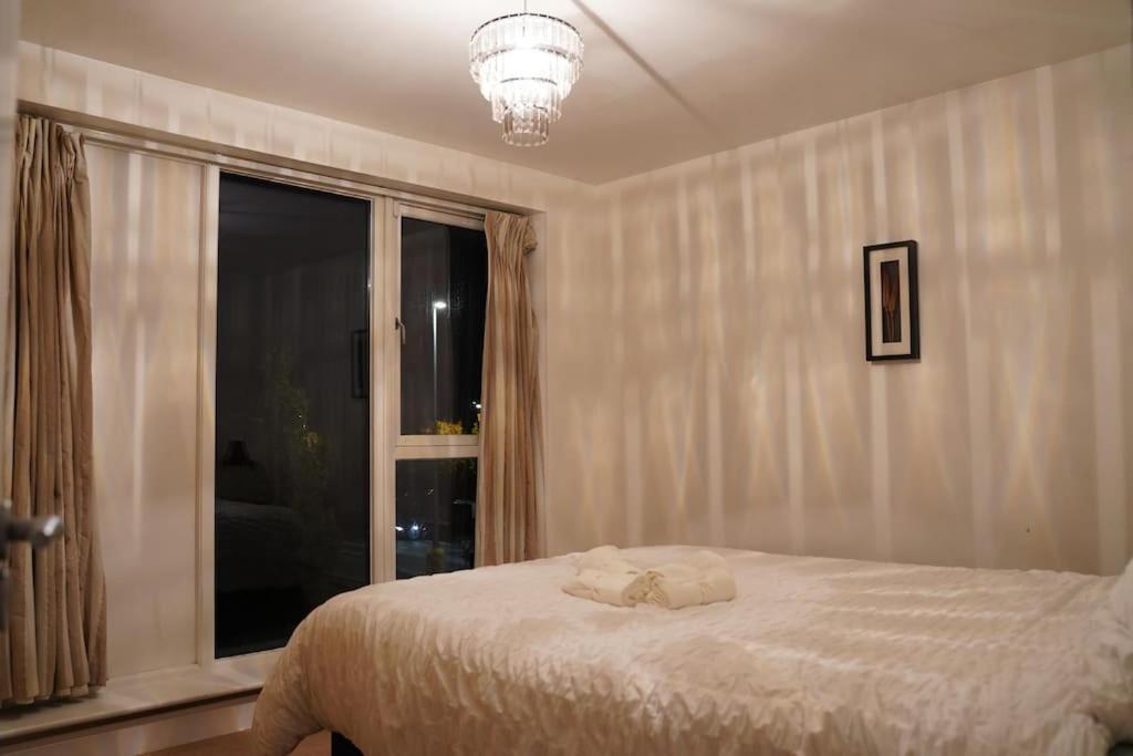 Skyview Retreat Spacious Comfort Лукан Екстер'єр фото